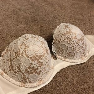 32D Nude and White Lace Strapless Bra